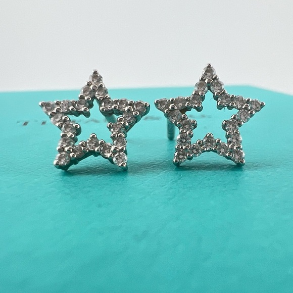 RARE Tiffany & Co. Metro Star Diamond Earrings in Platinum - Picture 1 of 7